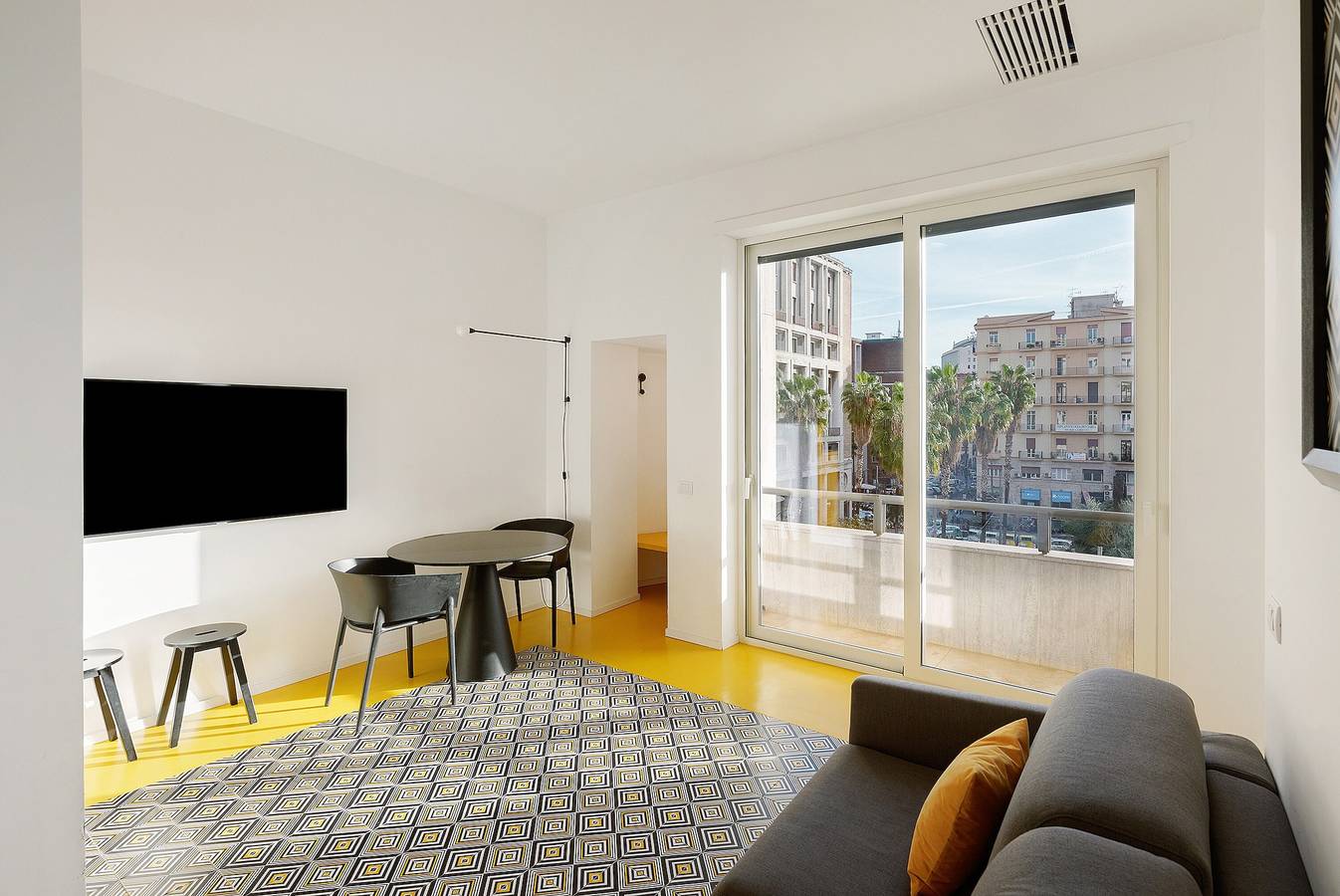 Ganze Wohnung, Ferienwohnung 'Moderno In Via Toledo' mit Balkon, Wi-Fi und Klimaanlage in Neapel, Neapel Provinz