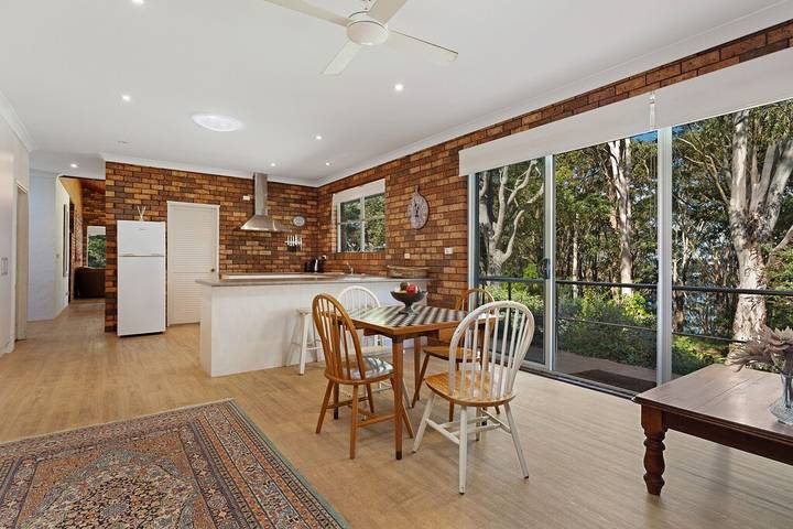 Holiday home for 12 people, with garden and terrace, with pets in Smiths Lake