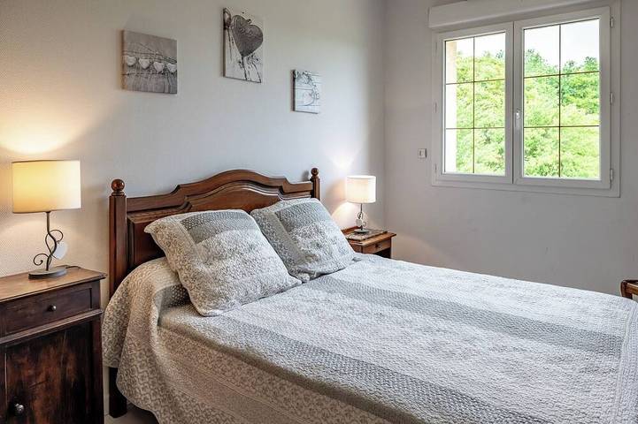 Location de vacances pour 14 personnes, avec jardin et terrasse à Saint-Geyrac - 4