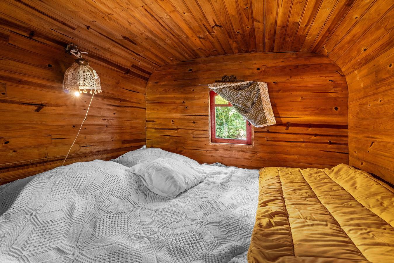 Chambre d’hôtes « Espace Roulotte - Les Toits du Gaou » avec terrasse partagée et Wi-Fi in Six-Fours-les-Plages, Côte méditerranéenne (France)