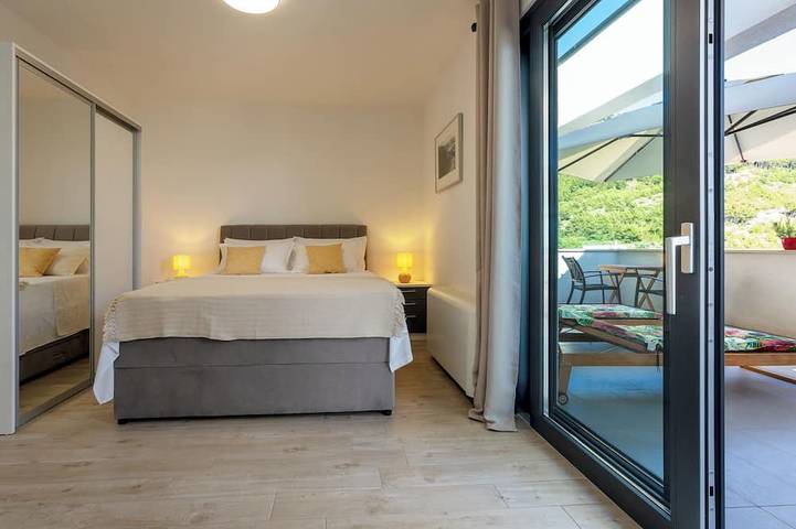 Ferienhaus für 4 Personen, mit Garten und Balkon in Krvavica - 2