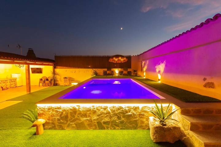 Casa rural para 9 personas, con Balcón y Terraza además de Jardín y Piscina en Tierra del Vino - 2
