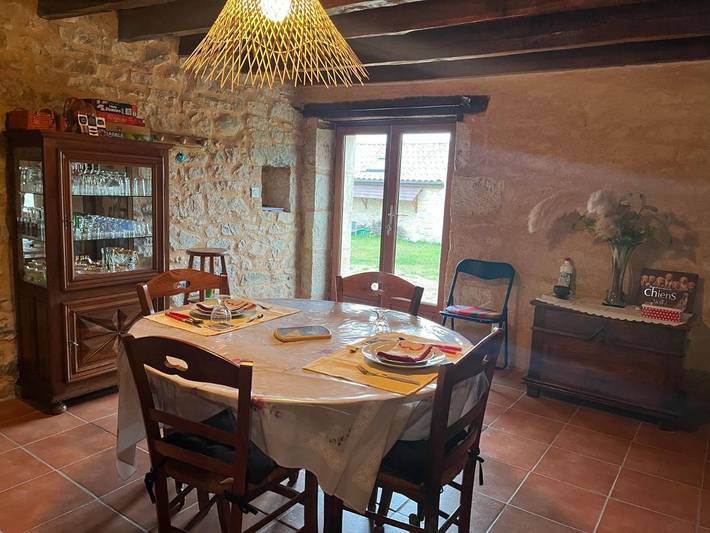 Location de vacances pour 3 personnes, avec jardin à Ajat - 2