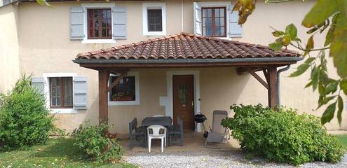 Gîte pour 6 personnes, avec jardin dans Horsarrieu