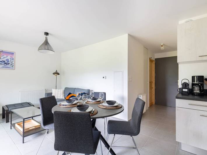 Gîte pour 4 personnes, avec balcon et vue sur le lac à Génos - 3