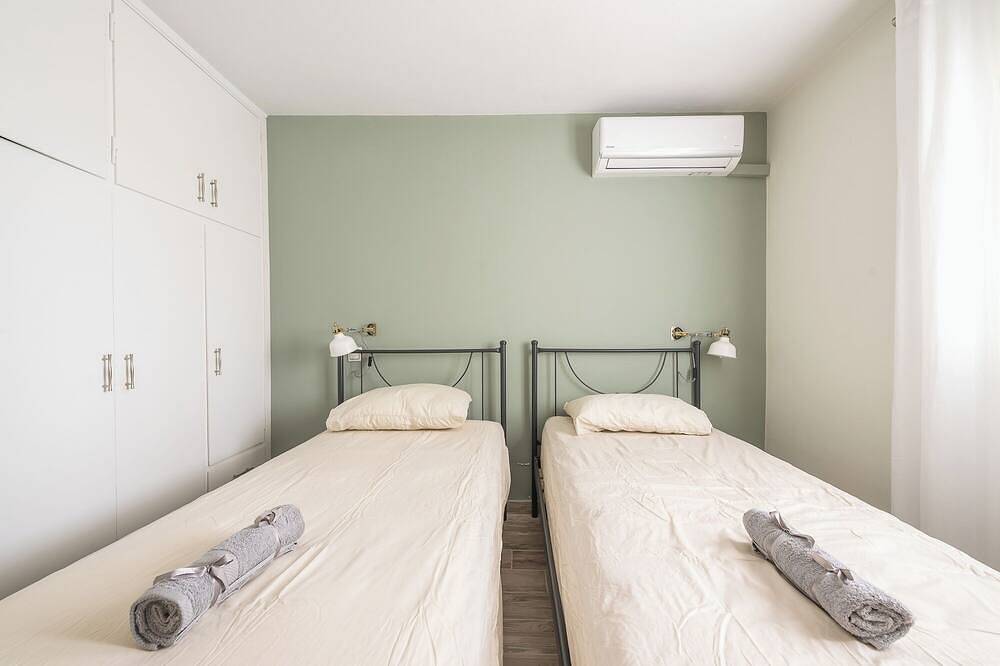 Ganze Wohnung, Family Apartment With Private Swiming Pool In Vravrona in Artemida, Regionalbezirk Ostattika