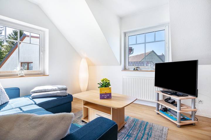 Entire apartment, Apartment '2' with Balcony and Wi-Fi in Groß Zicker, Mönchgut