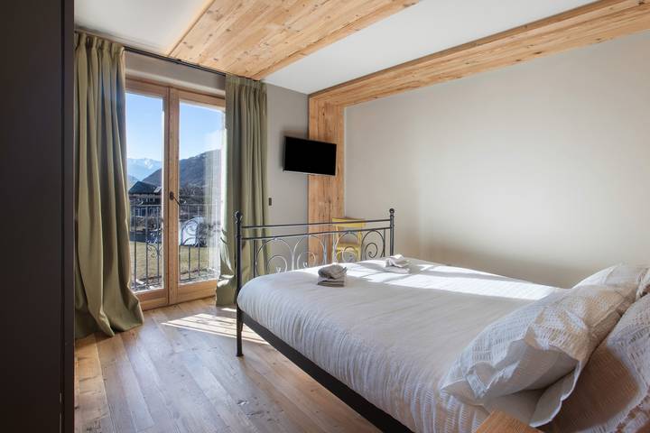 Ganze Wohnung, Ferienwohnung 'Viez' mit Bergblick, Balkon und Wi-Fi in Mazzo di Valtellina (Dorf), Mazzo di Valtellina