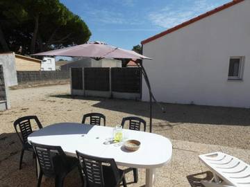 Location de vacances pour 5 personnes, avec jardin et terrasse dans Plage Du Pont D Yeu Notre Dame De Monts
