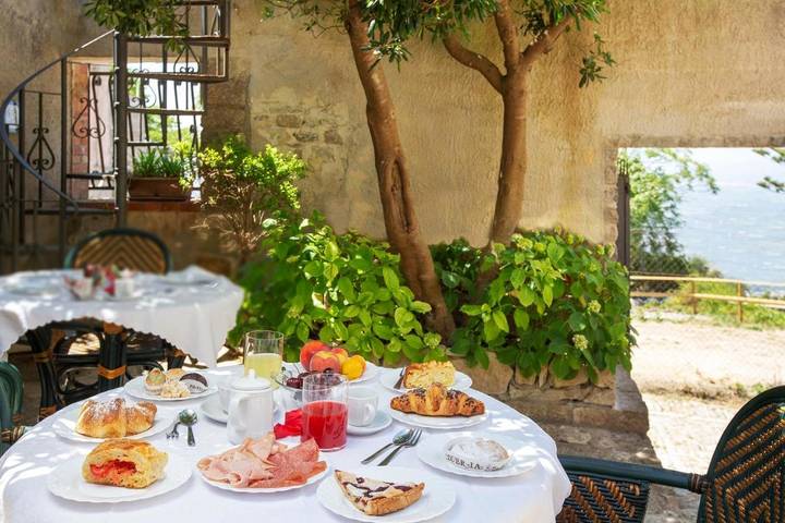 Chambre d’hôte pour 2 personnes, avec jardin, animaux acceptés à Erice - 2