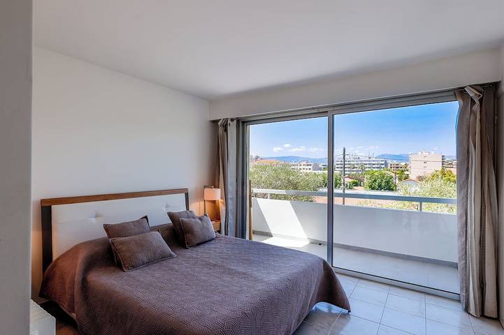 Vacation rental for 2 people, with terrace in Antibes
