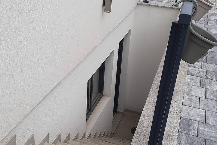 Appartement entier, Appartement F3  situé au sous-sol d'une maison individuelle, in Saint-Louis, Région de Mulhouse