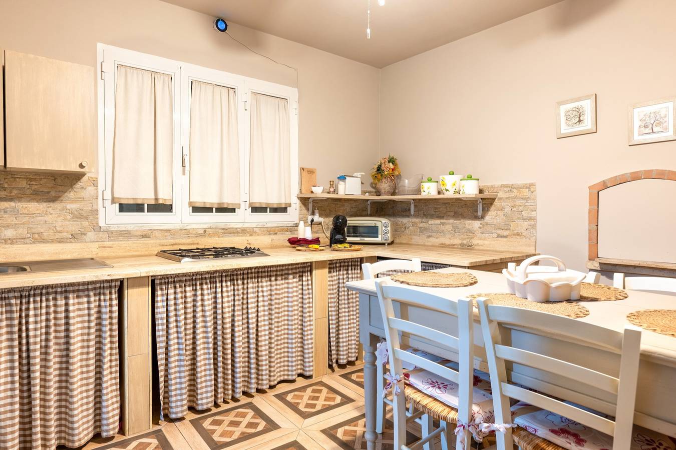 Bed and Breakfast 'Camera Quadrupla Comfort' con Wi-Fi y aire acondicionado in Sava (desambiguación), Provincia de Taranto