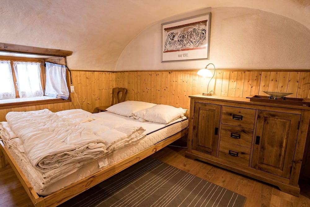 Ganze Wohnung, Ferienwohnungen Felder, (Splügen) in Splügenpass, Rheinwald