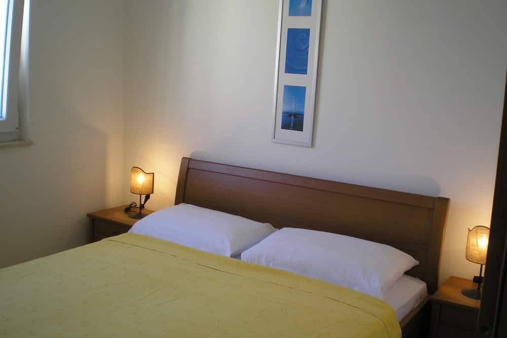 Ganze Wohnung, Apartment Ellie Large 4-bed duplex, 3 min to beach & amenities. Free Parking in Okrug Gornji, Ciovo