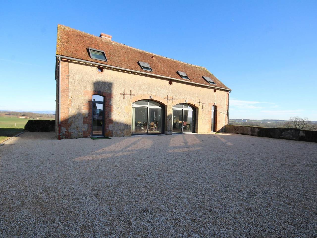 Renoviertes Ferienhaus aus dem 19. Jh. mit Kamin und Kanalausflügen in Cercy-la-Tour, Nièvre