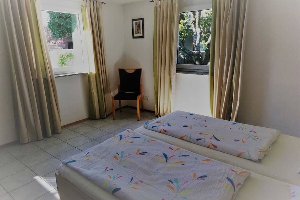 Ganze Wohnung, Ferienwohnung Ringsheim Wieber - Ferienwohnung mit 60qm, 2 Schlafräume, max. 4 in Europa-Park, Ringsheim