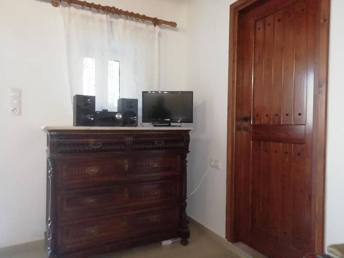 Location de vacances pour 2 personnes, avec jardin ainsi que terrasse et vue dans Carystos - 3