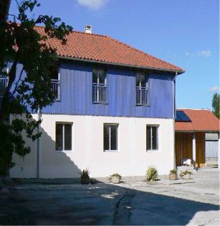 Cottage pour 2 personnes, avec terrasse et vue à Lombrès