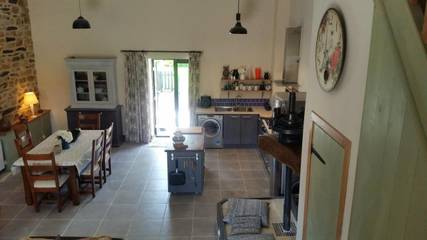 Gîte pour 4 personnes, avec jardin et vue, adapté aux familles à Cast