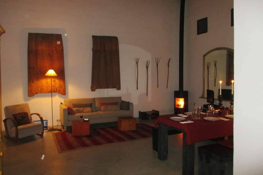 Charmante geräumige Scheune mit Pool in schönen, ruhigen Landschaft in Albalá del Caudillo, Cáceres und Umgebung