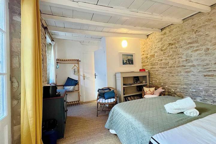 La Bonne Brise, Independent Room with Terrace in Saint-Benoît-de-l'Aure, Bayeux und Umgebung