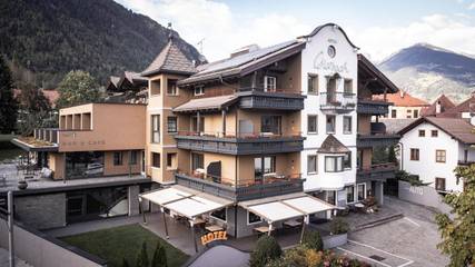 Hôtel pour 2 personnes, avec vue et sauna ainsi que jardin et piscine, animaux acceptés à Brunico