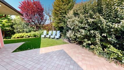 Villa for 5 Guests in Manerba del Garda, Garda Mountains, Picture 3