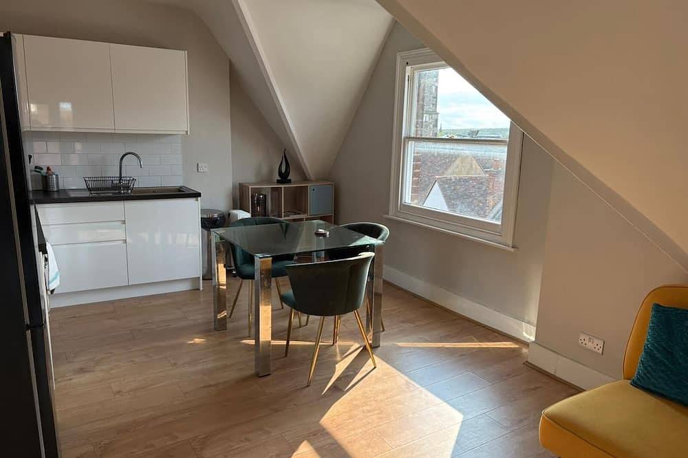 Entire apartment, 2 Bedroom Penthouse St Albans City Centre - stay right in the heart of the city in Hertfordshire