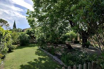 Location De Vacances pour 4 Personnes dans Pernes-les-Fontaines, Provence, Photo 4