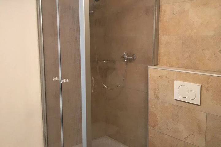 Ganze Wohnung, Helle 3 Zi Whg in Deggendorf für Monteure - Studenten - Urlauber in Deggendorf, Ostbayern