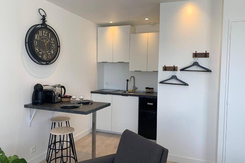 Appartement entier, Le petit loft - Studio - Wifi - Coeur de ville - Parking in Pont-l'Abbé, Région de Quimper
