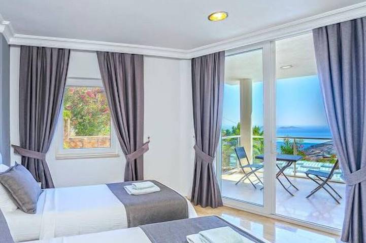 Luxuriöse, einzigartig gestaltete Villa mit privatem Infinity-Pool und Blick auf Omg! in Kaş, Saklıkent