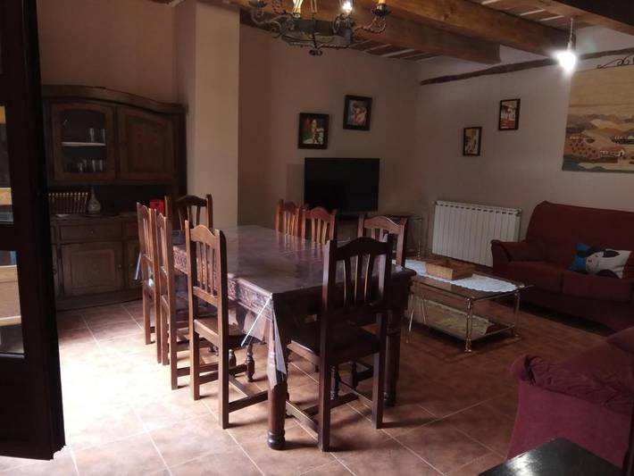 Casa rural para 9 personas, con Balcón y Terraza además de Jardín y Vistas en La Horra - 4