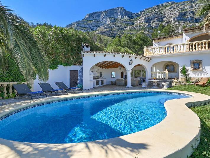 Villa für 4 Personen, mit Terrasse und Garten in Dénia