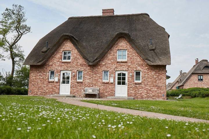 Ferienwohnung für 7 Personen, mit Terrasse und Garten in Tating