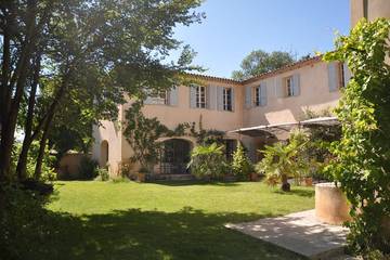 Ferienhaus für 18 Personen, mit Terrasse und Whirlpool sowie Garten in Aix-en-Provence