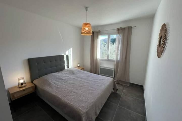 Location de vacances pour 6 personnes, avec terrasse et jardin à Châteauneuf-de-Gadagne - 2