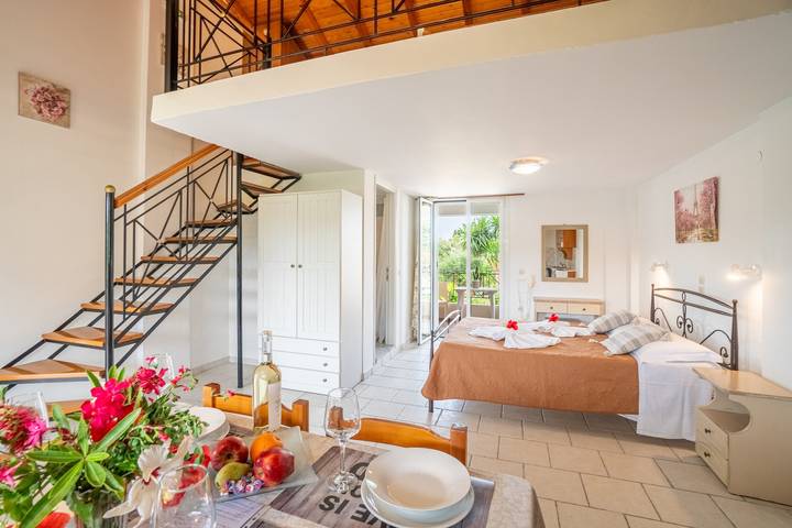 Ferienwohnung für 4 Personen, mit Kinderpool und Garten sowie Balkon - 1