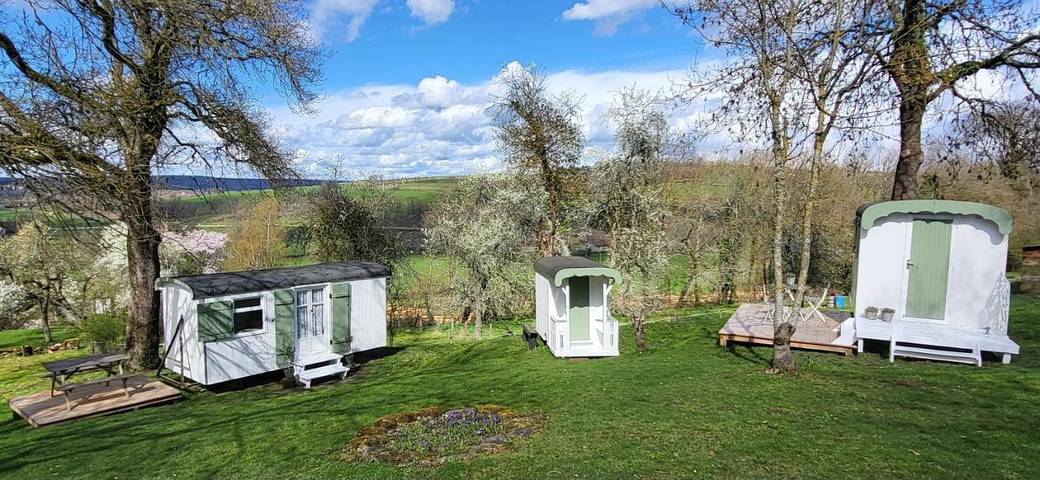 Camping pour 4 personnes, avec terrasse ainsi que jardin et vue dans Saône-et-Loire - 3