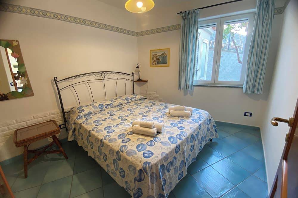 Appartement entier, Holiday home just 5 minutes from the sea. All the comforts, ideal for families. in Chiaia, Forio