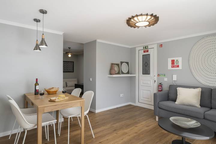 Apartamento entero, Apartamento de vacaciones para 3 personas con balcón in Ponta do Sol, Isla de Madeira