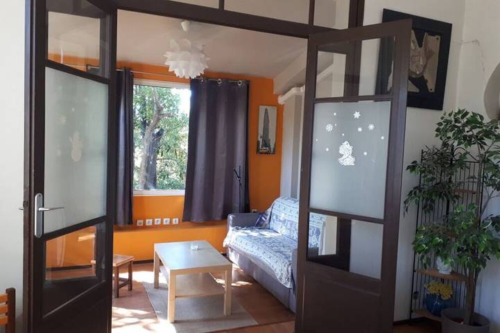 Casa con aire acondicionado, jardín y piscina en paz, a 5 minutos a pie de Plagles & Trade in Les Sablettes, La Seyne-sur-Mer