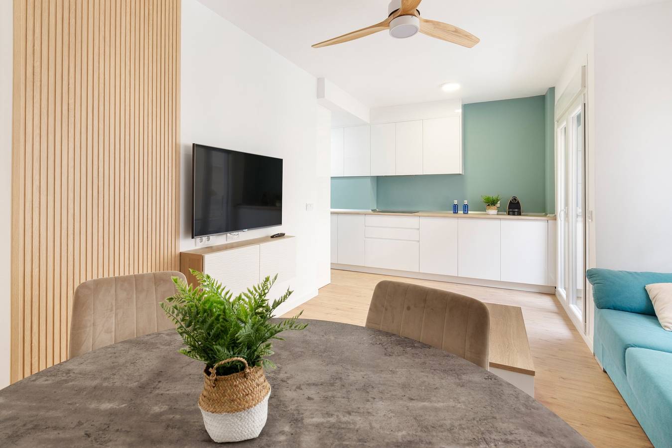 Apartamento entero, Apartamento 'Alojamiento Entero En Aguilas' con balcón, Wi-Fi y aire acondicionado in Águilas, Costa Cálida