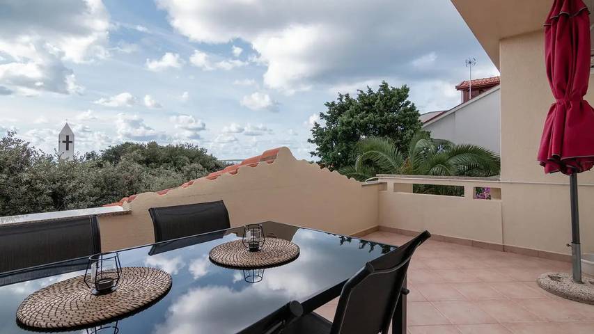 Apartament wakacyjny dla 5 osób, z taras w Mandre