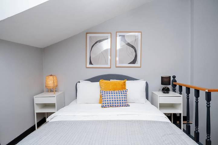 Spacious 4Br Private Townhouse with Exclusive Terrace in Beyoğlu, Estambul