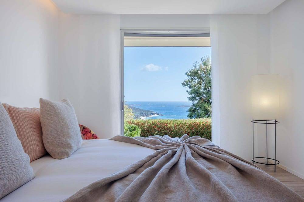 Exceptional villa in Porto Vecchio, perfect fusion of luxury and serenity. in Palombaggia, Porto Vecchio