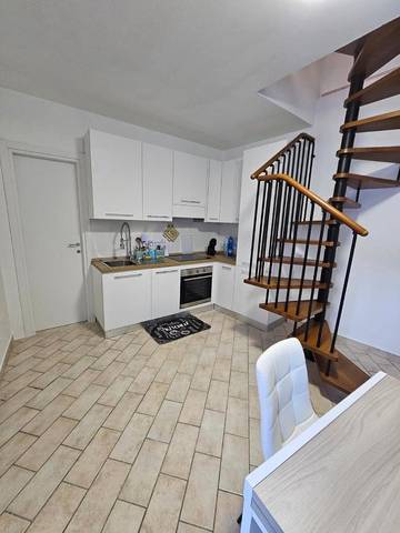 Gîte pour 5 personnes, avec jardin dans Massino Visconti