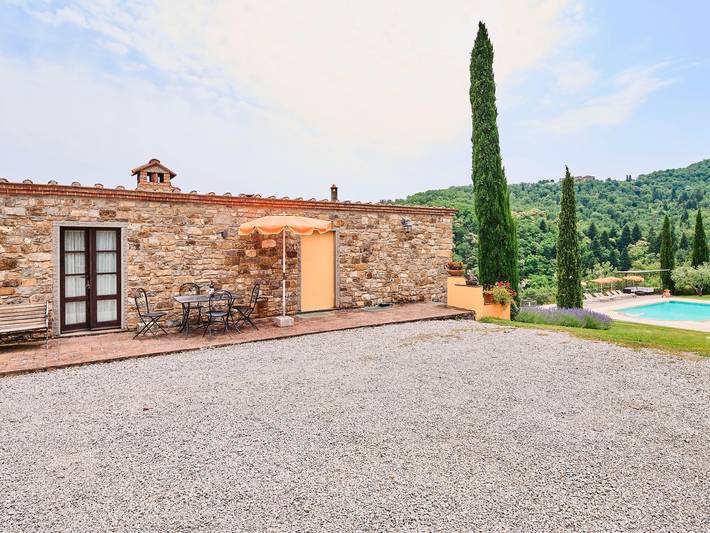 Agriturismo per 4 persone, con Giardino e Piscina a Cavriglia