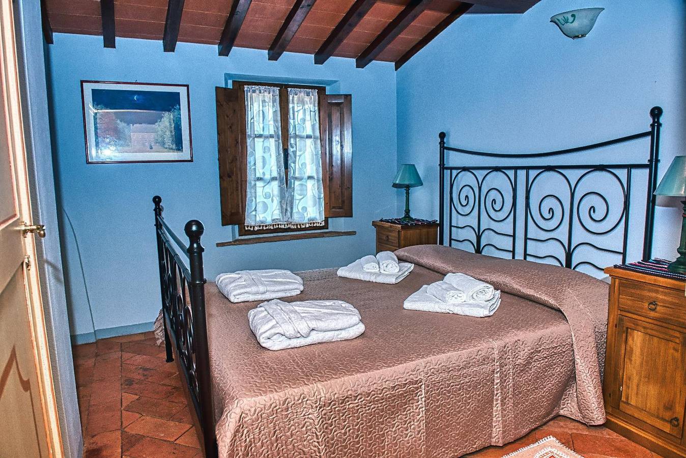 Entire apartment, Apartment 'Holiday Home In Tuscany' with Mountain View, Private Terrace and Wi-Fi in Castelfiorentino, Florence Province
